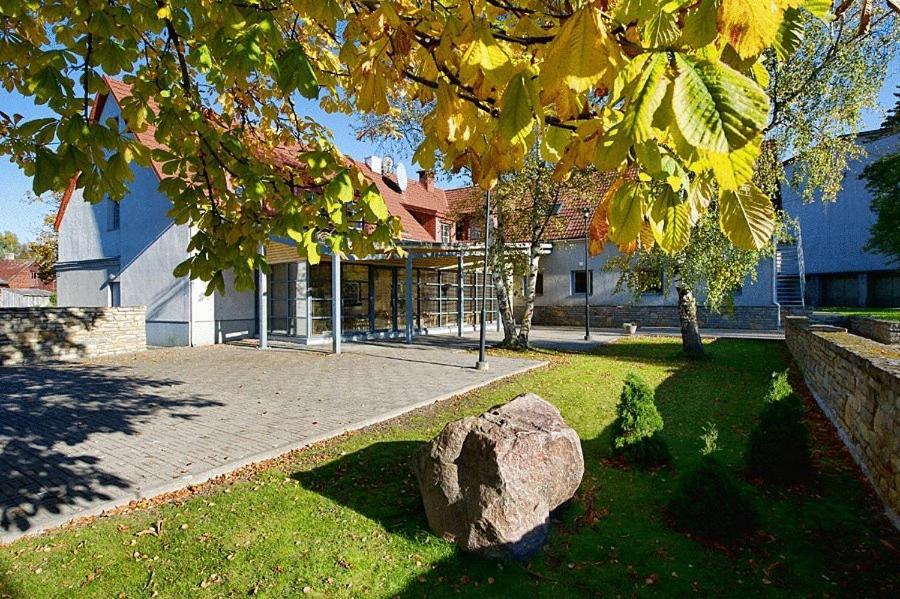 Kongo Hotel Haapsalu Exterior photo